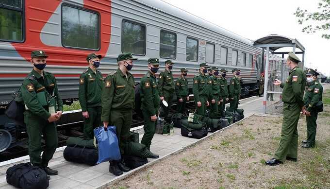 В Тамбовской области служащему воинского эшелона пришлось стрелять в воздух из-за пьяных военных